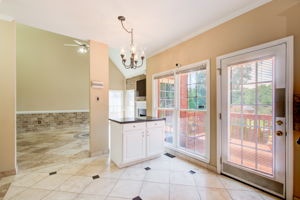 18 Kitchen E w Living Room