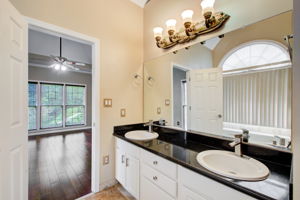 25 Main BR En Suite C w BR View