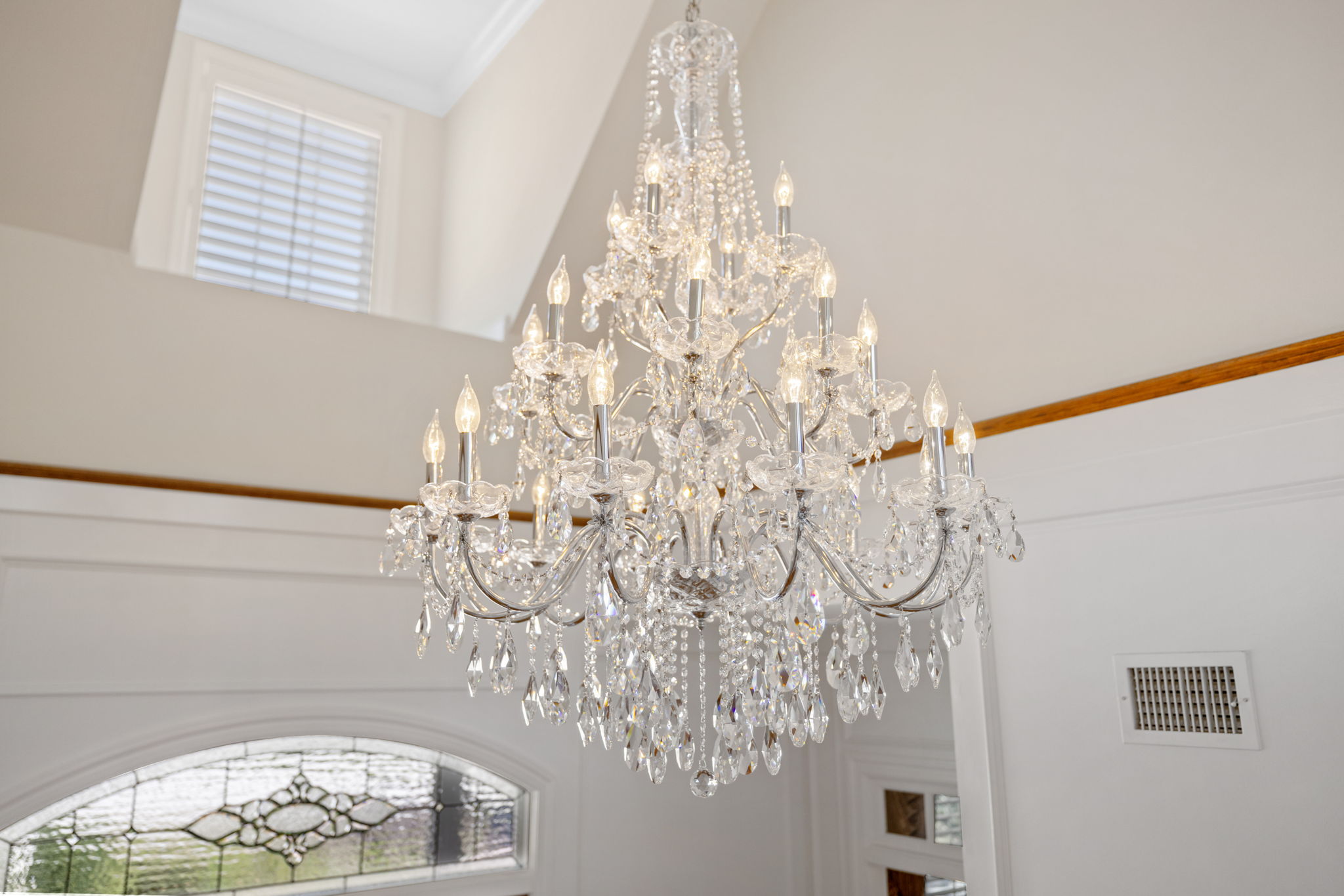 CHANDELIER 3041 Dominion Ct 077