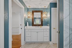 BATH4 3041 Dominion Ct 052