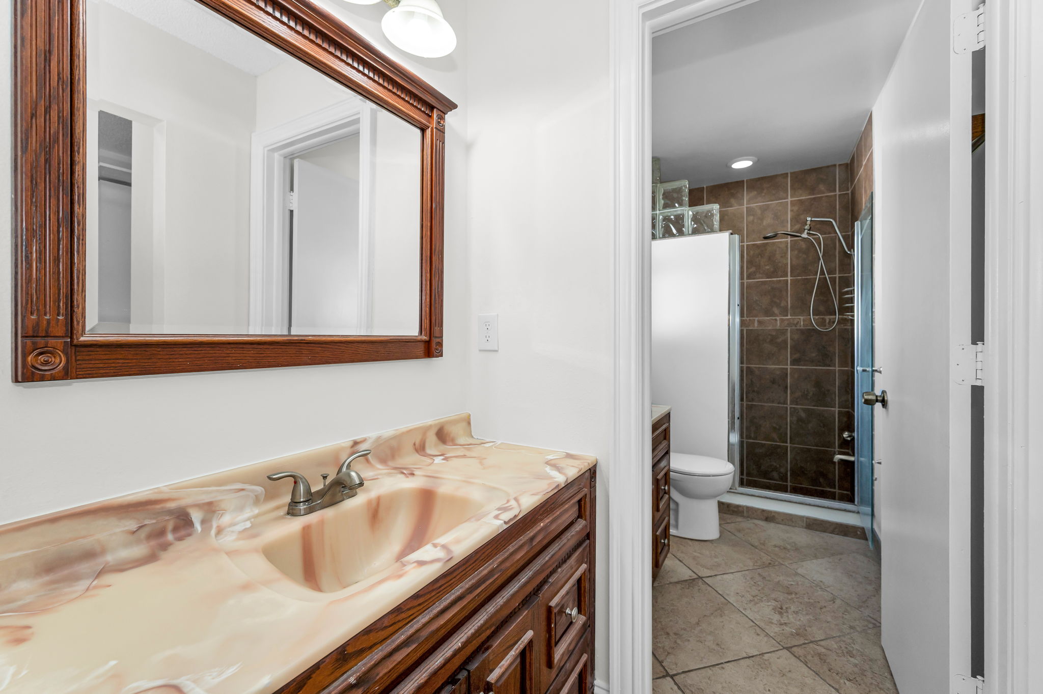 Master Bathroom1a