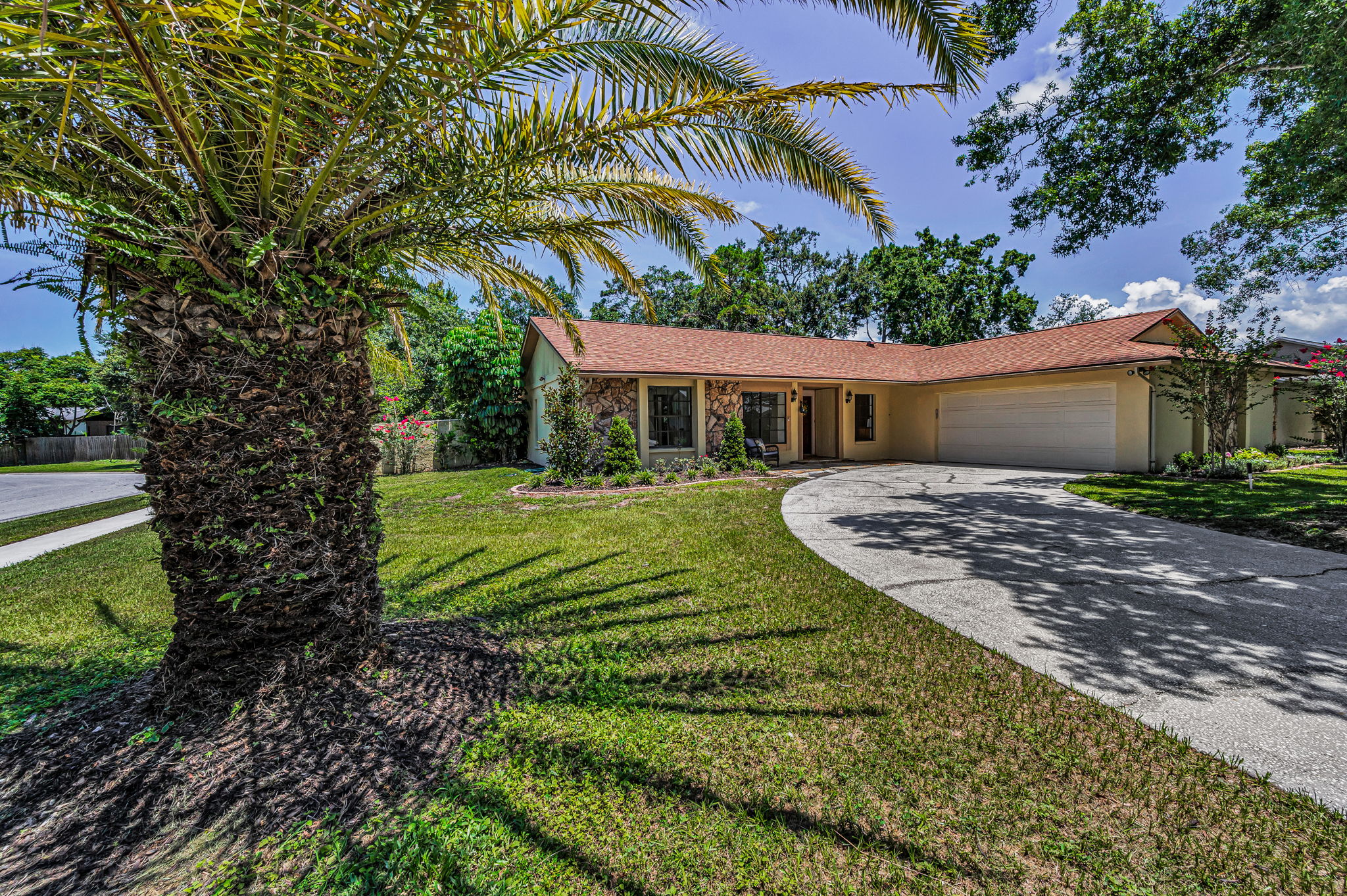 Front Exterior8