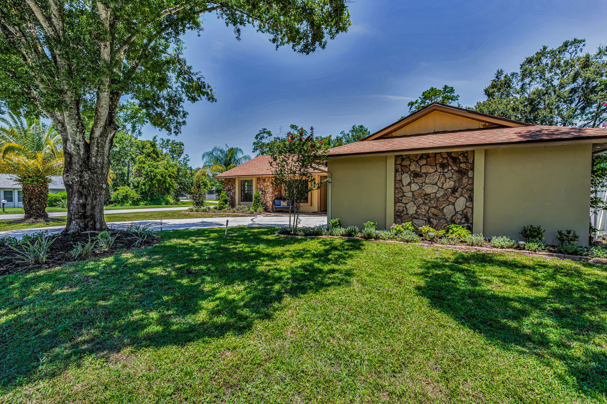 Front Exterior9