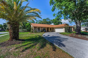 Front Exterior4