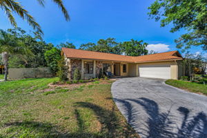 Front Exterior9
