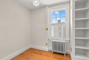 Small Top Floor Bedroom/Den