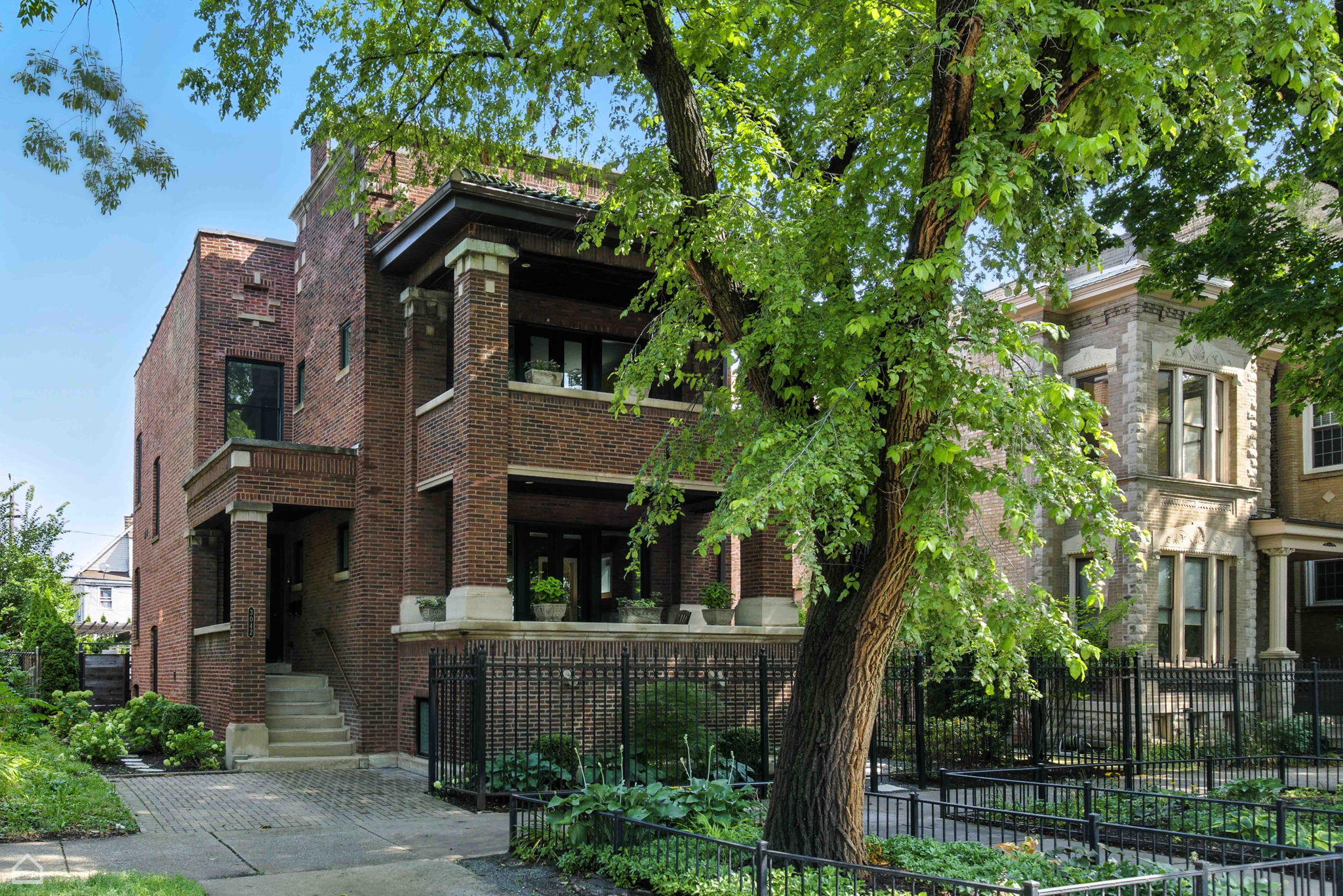 3042 W Palmer Square 1_002