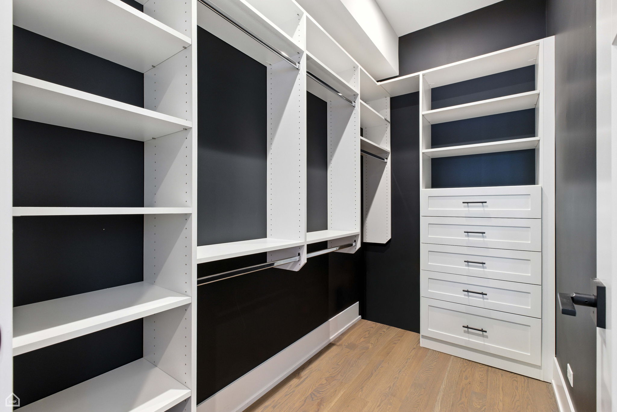 3042 W Palmer Square 1_008