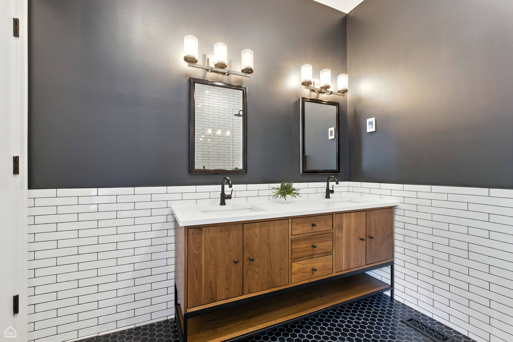 3042 W Palmer Square 1_010