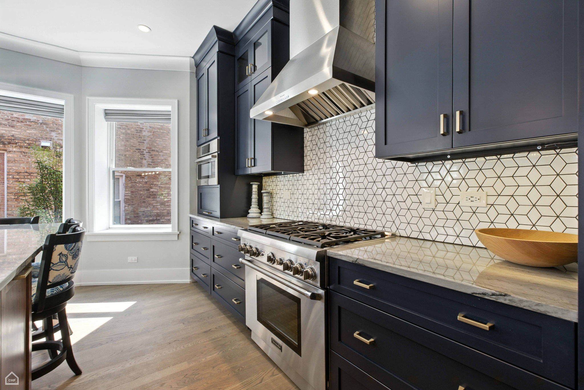 3042 W Palmer Square 1_019