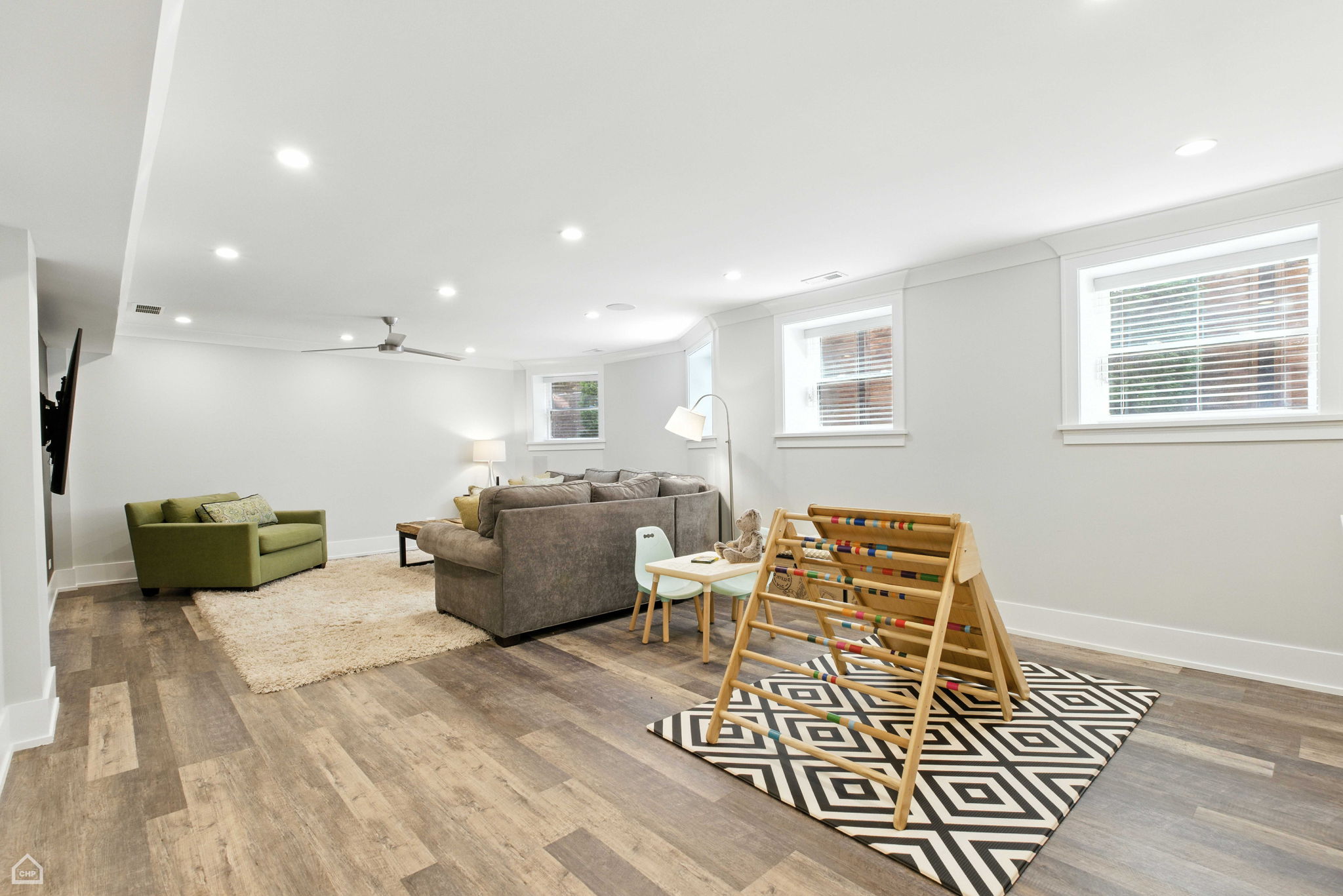 3042 W Palmer Square 1_030