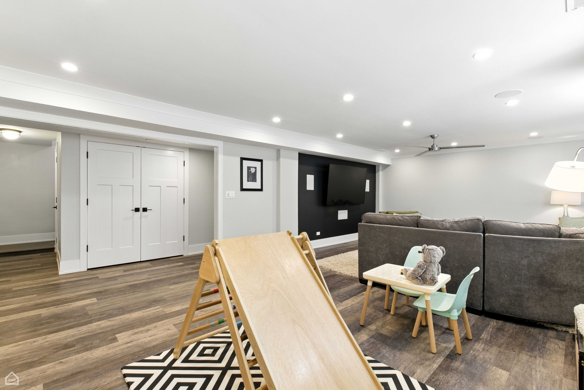 3042 W Palmer Square 1_032