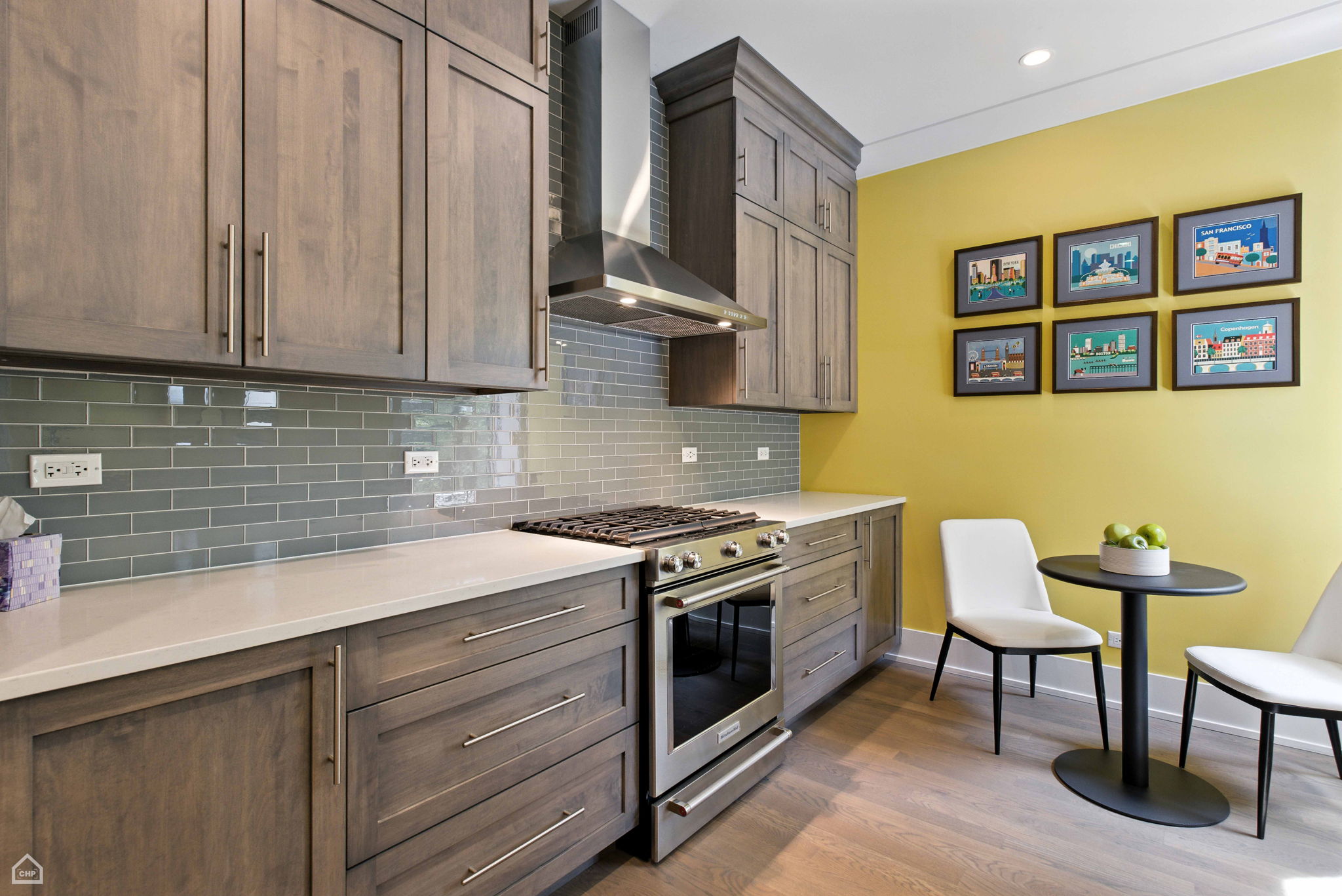 3042 W Palmer Square 2_010