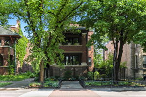 3042 W Palmer Square 1_001