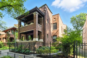 3042 W Palmer Square 1_003