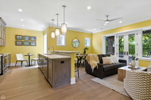 3042 W Palmer Square 2_003