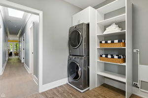 3042 W Palmer Square 2_019