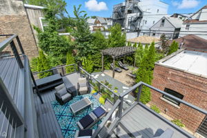 3042 W Palmer Square 2_021