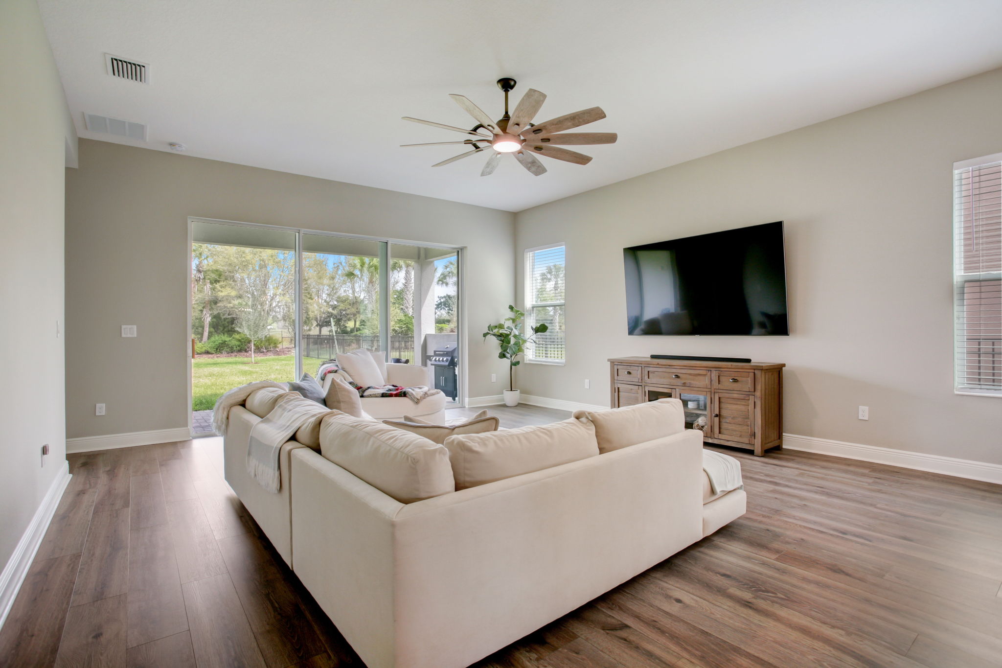 Sunland Ct-009