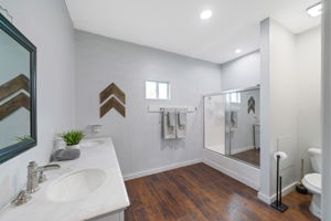  Photo 23