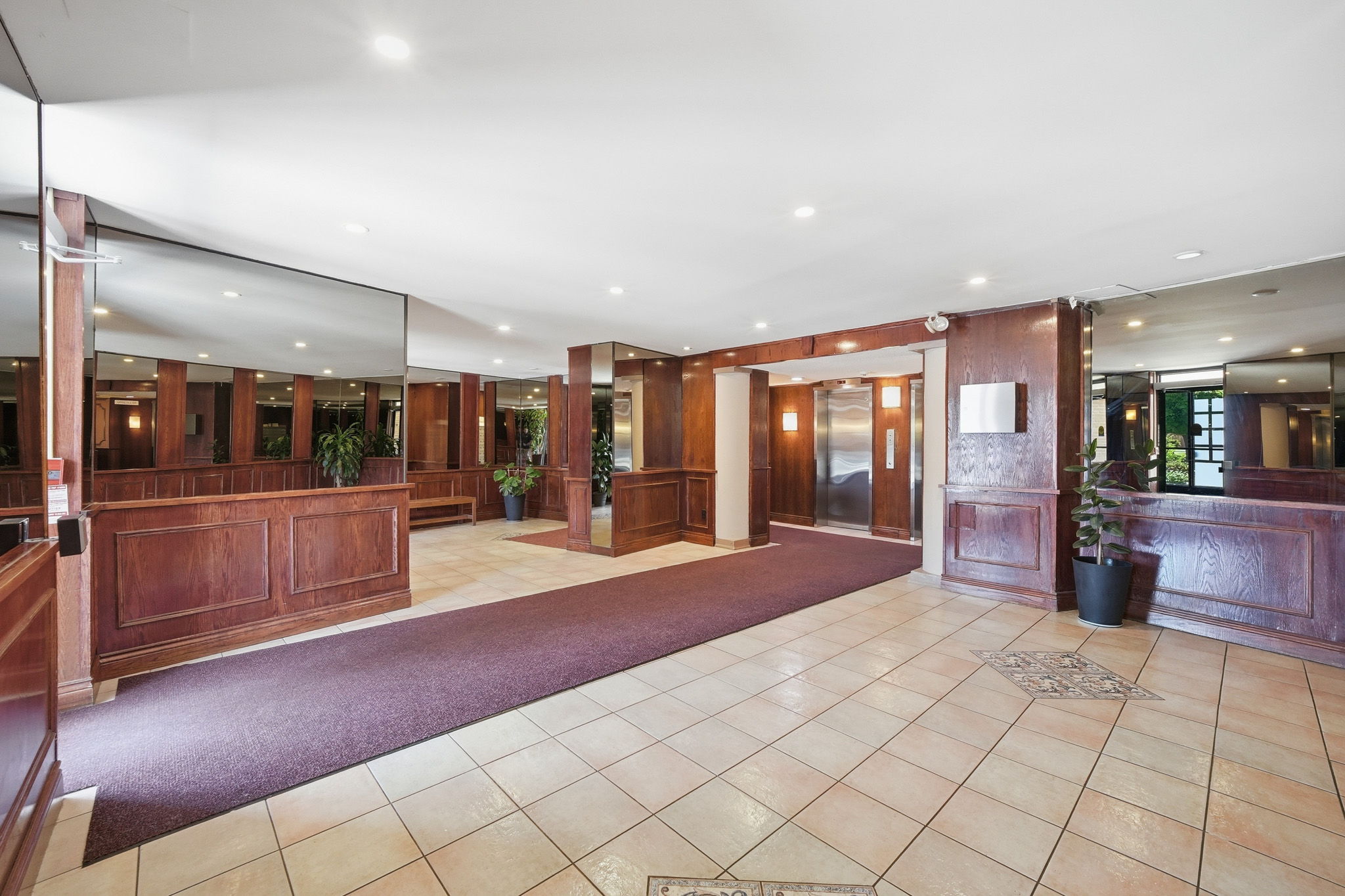 3045 Queen Frederica Dr, Mississauga, ON L4Y 3A2, Canada Photo 29