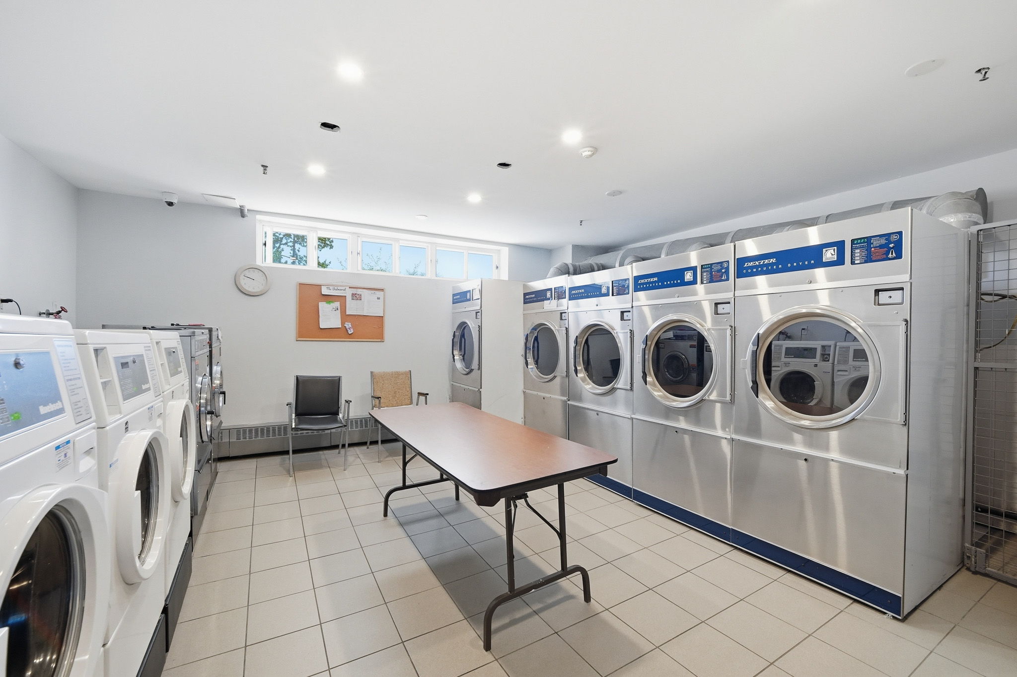 3045 Queen Frederica Dr, Mississauga, ON L4Y 3A2, Canada Photo 32