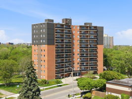 3045 Queen Frederica Dr, Mississauga, ON L4Y 3A2, Canada Photo 1