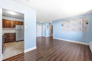 3045 Queen Frederica Dr, Mississauga, ON L4Y 3A2, Canada Photo 25
