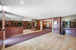 3045 Queen Frederica Dr, Mississauga, ON L4Y 3A2, Canada Photo 28