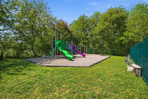 3045 Queen Frederica Dr, Mississauga, ON L4Y 3A2, Canada Photo 35
