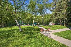 3045 Queen Frederica Dr, Mississauga, ON L4Y 3A2, Canada Photo 34