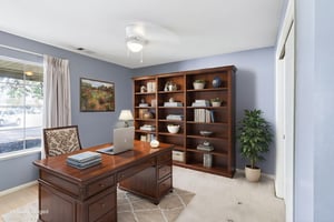 7H3A0358 virtually staged.jpeg