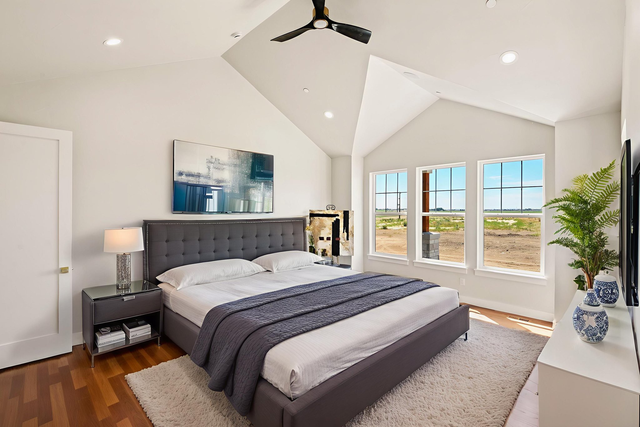 DSC_1880 virtually staged.jpeg