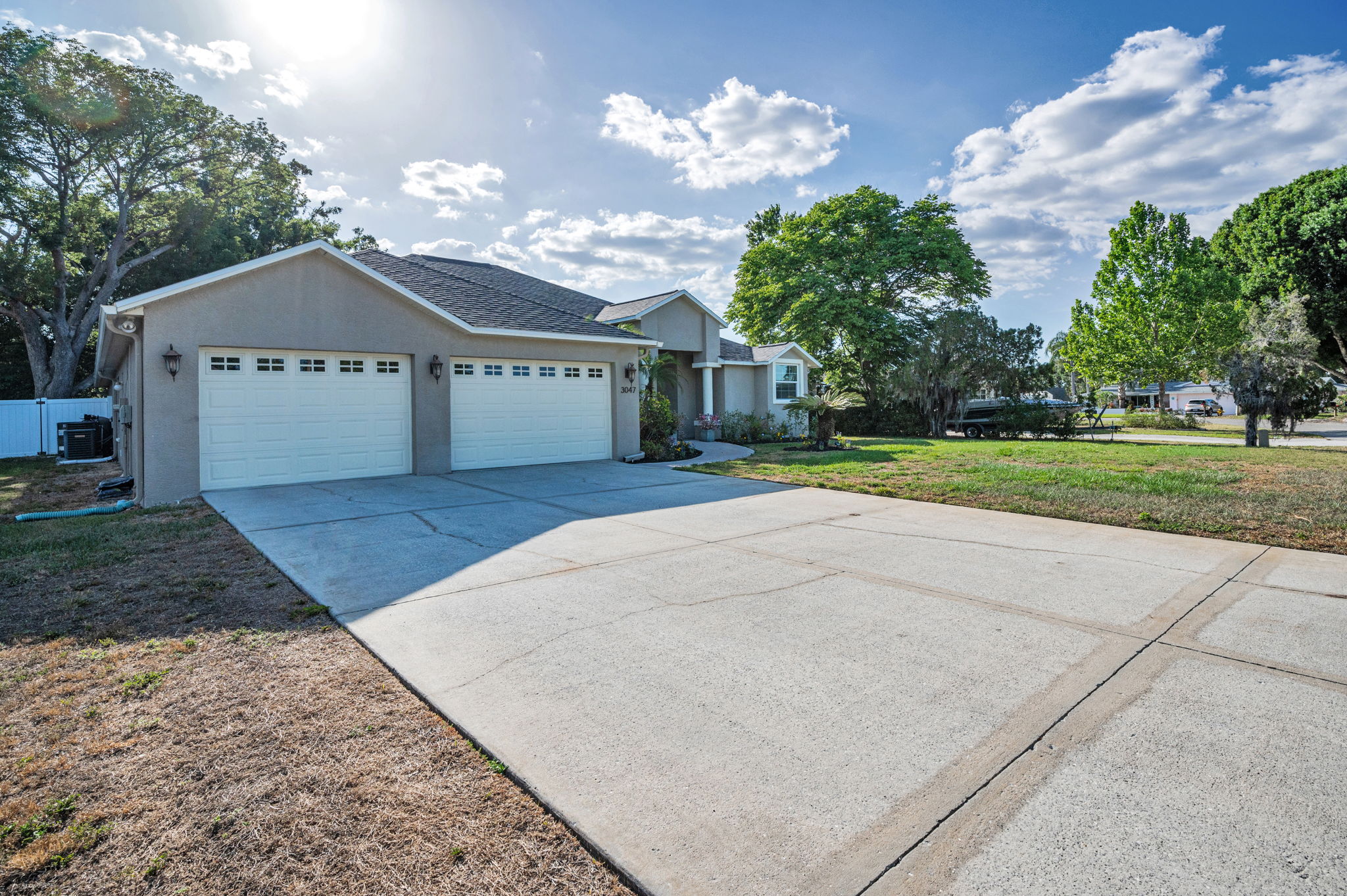 Front Exterior4