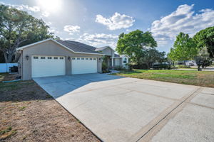 Front Exterior4
