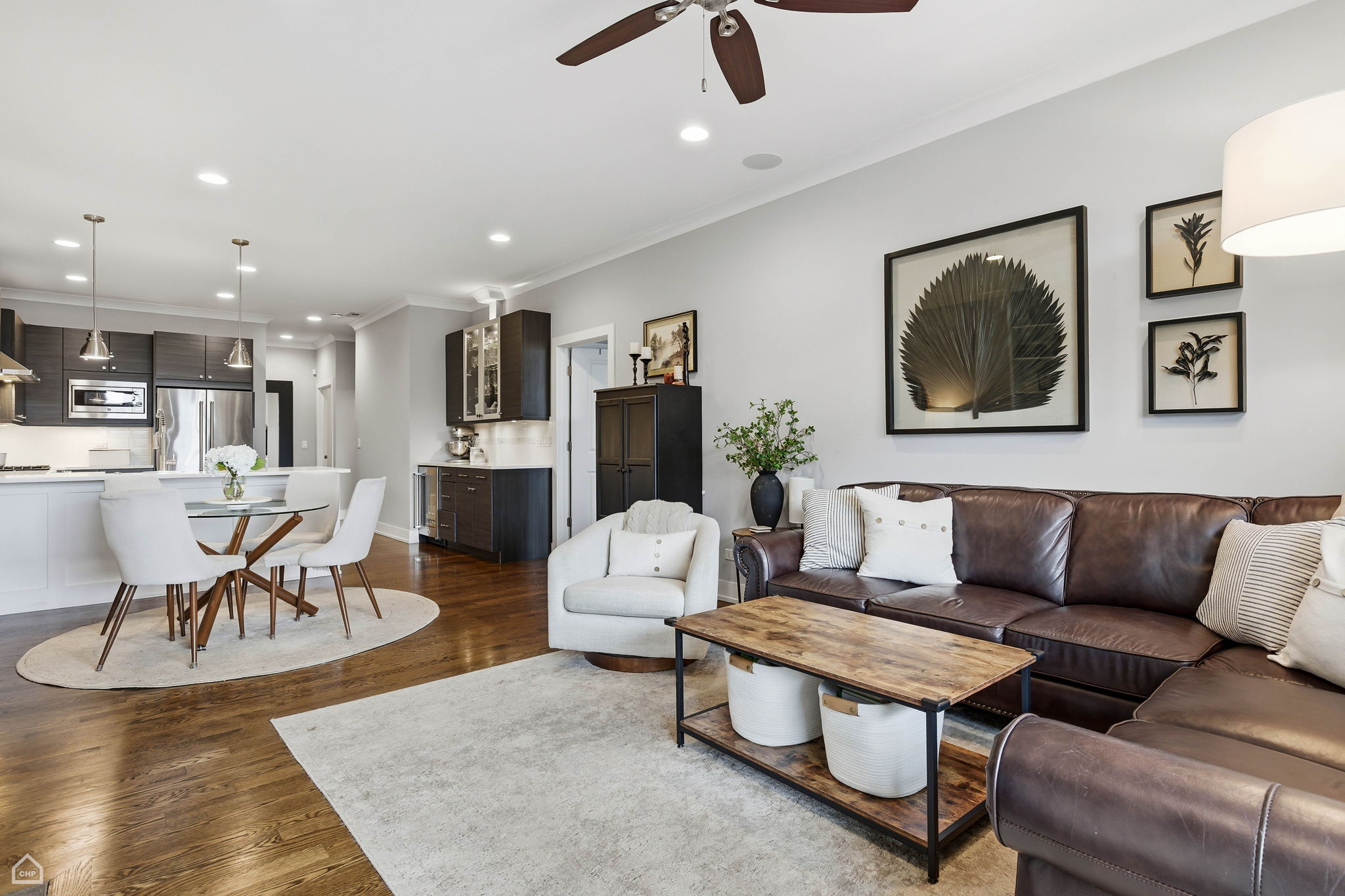 3047 N Oakley Ave 301 - Laura Kisling_CHP2026_008