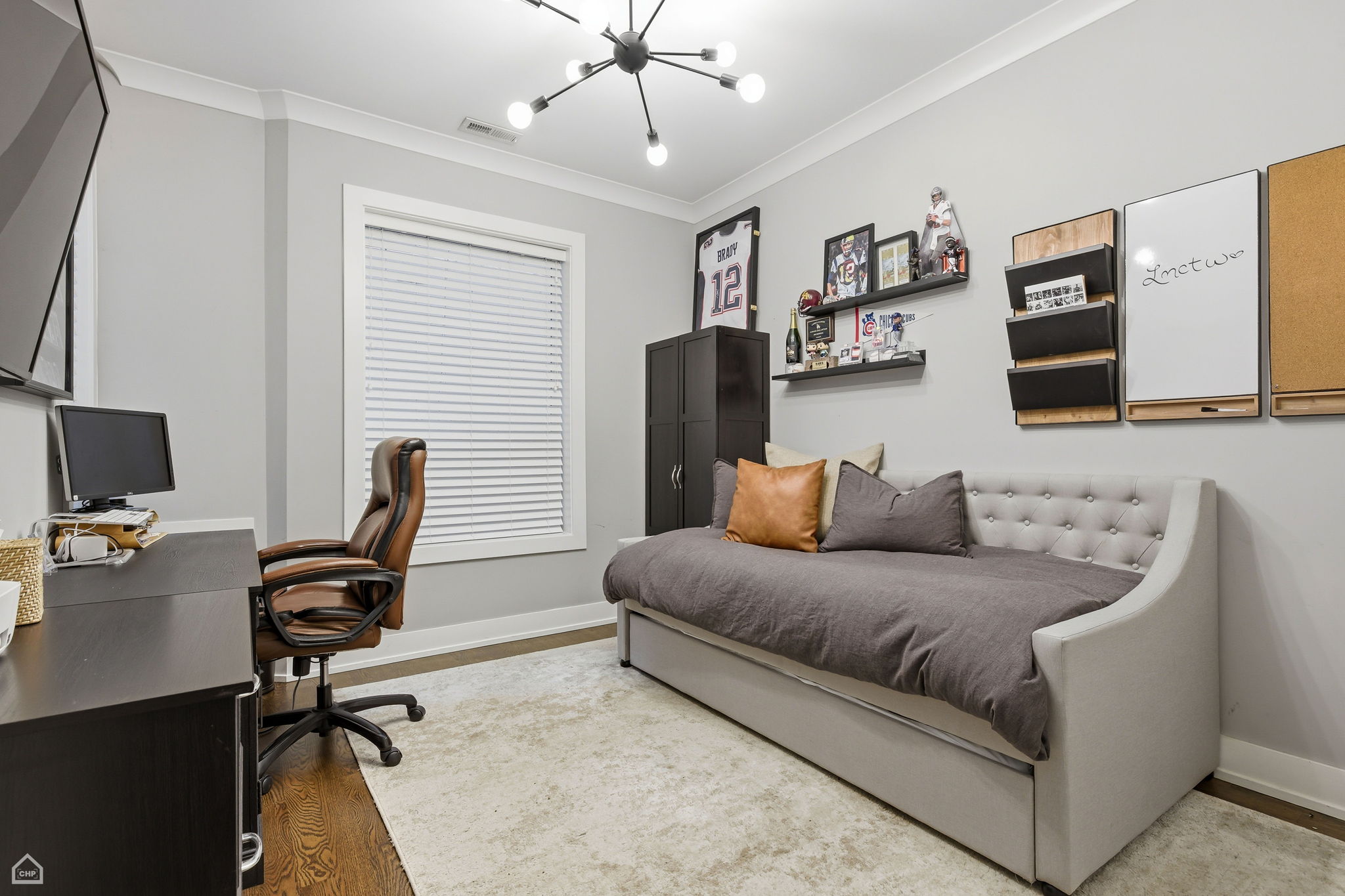 3047 N Oakley Ave 301 - Laura Kisling_CHP2026_023