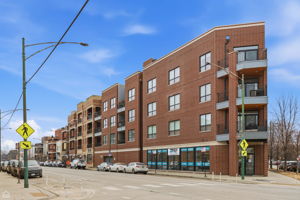 3047 N Oakley Ave 301 - Laura Kisling_CHP2026_001