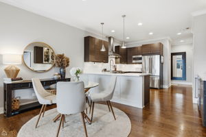 3047 N Oakley Ave 301 - Laura Kisling_CHP2026_006