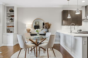 3047 N Oakley Ave 301 - Laura Kisling_CHP2026_010