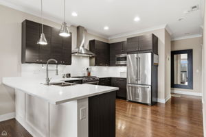 3047 N Oakley Ave 301 - Laura Kisling_CHP2026_011