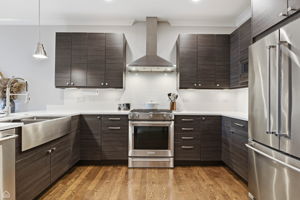 3047 N Oakley Ave 301 - Laura Kisling_CHP2026_013