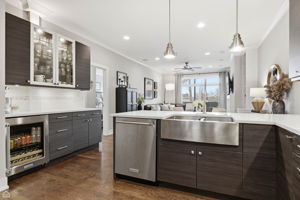 3047 N Oakley Ave 301 - Laura Kisling_CHP2026_014