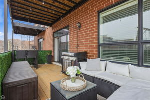 3047 N Oakley Ave 301 - Laura Kisling_CHP2026_016