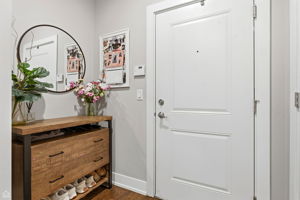 3047 N Oakley Ave 301 - Laura Kisling_CHP2026_025