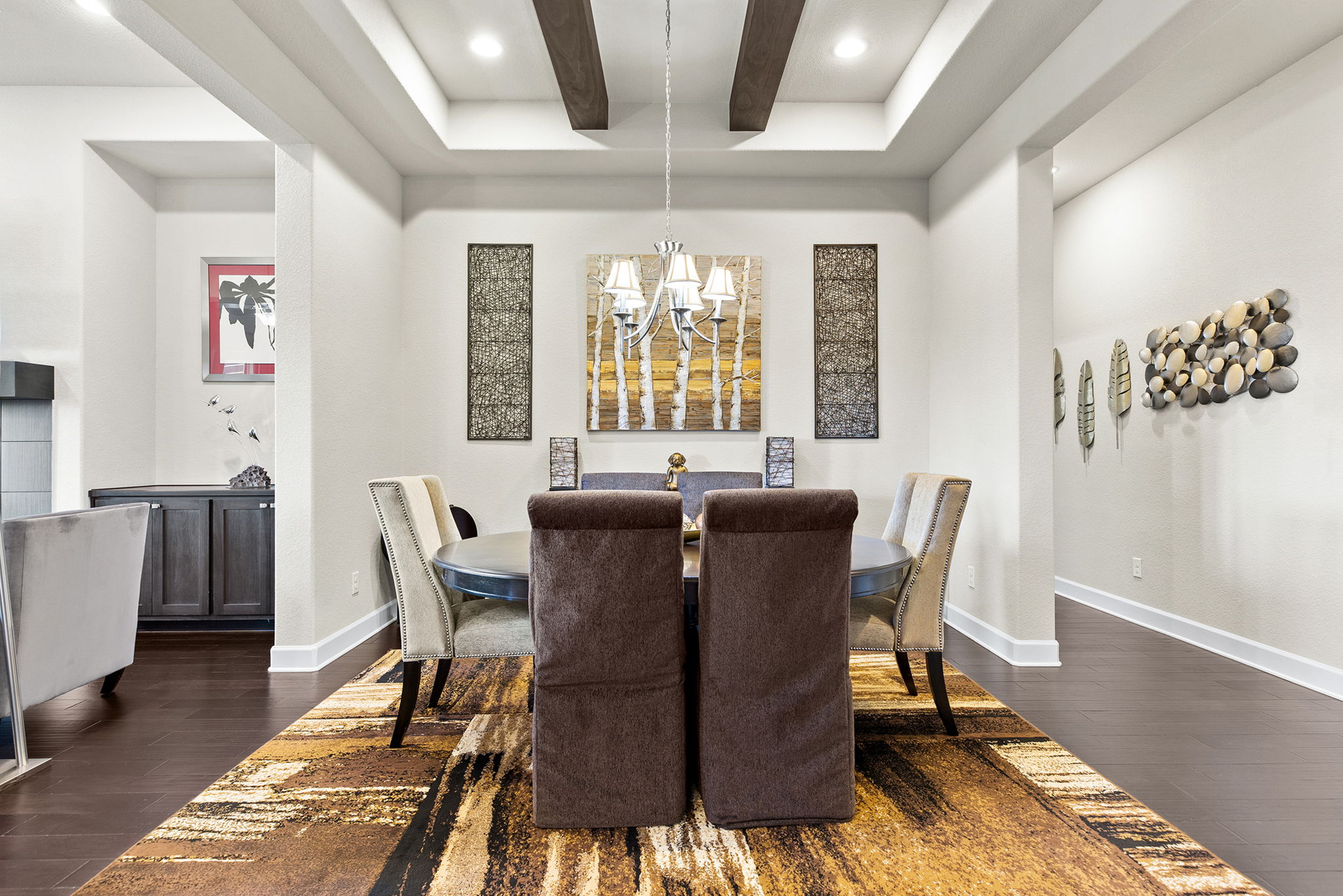 LARGE DINING ROOM