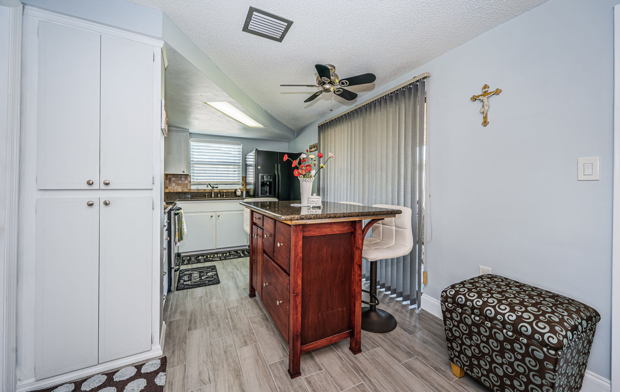 Kitchen1b