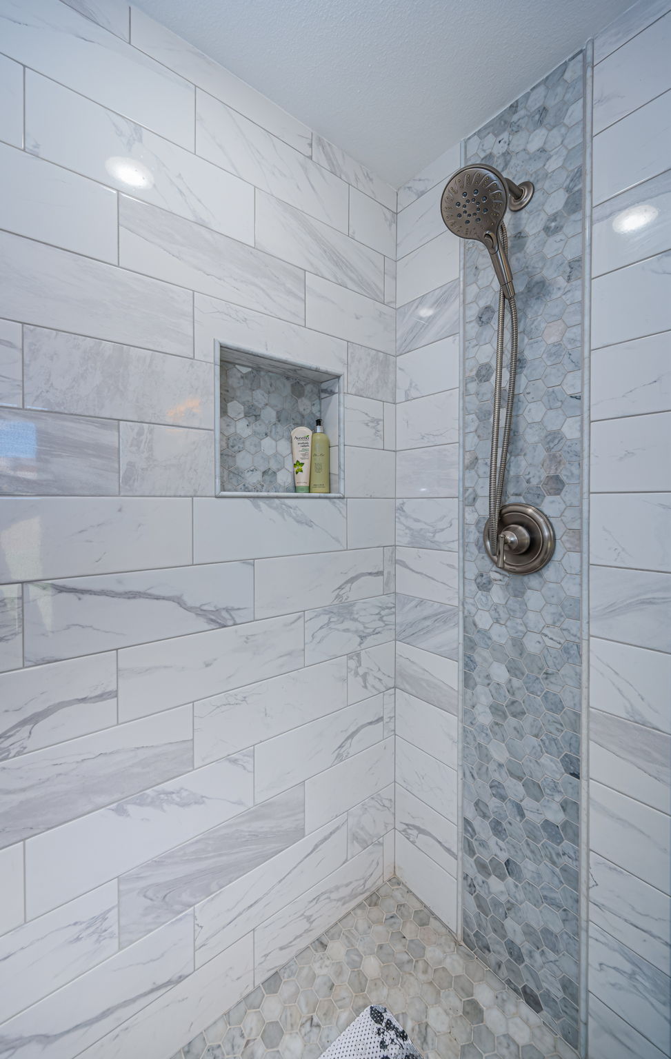 Master Bathroom1b