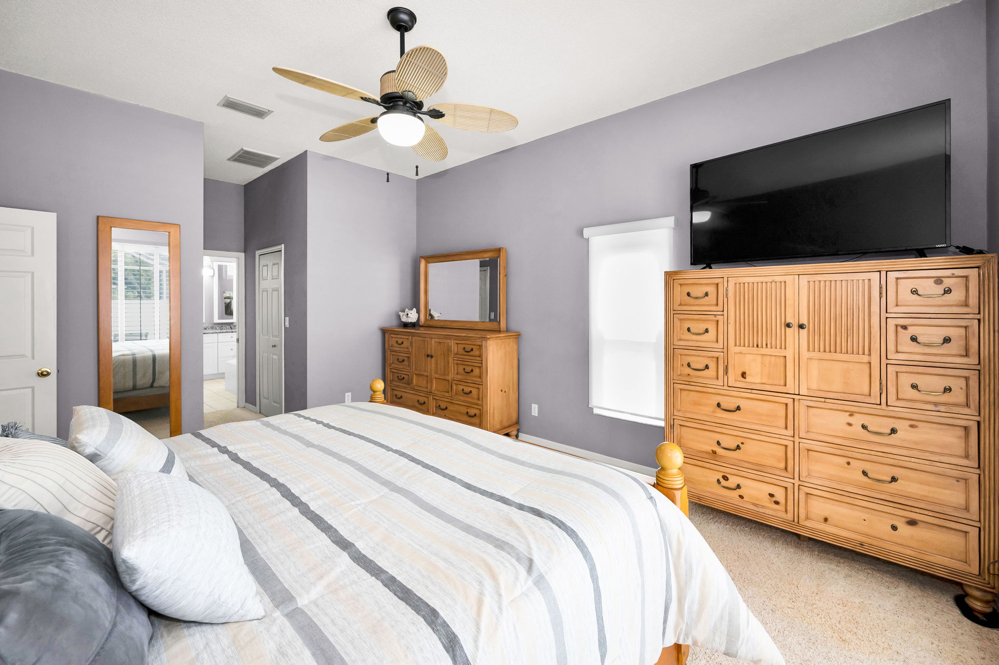 Primary Bedroom1c