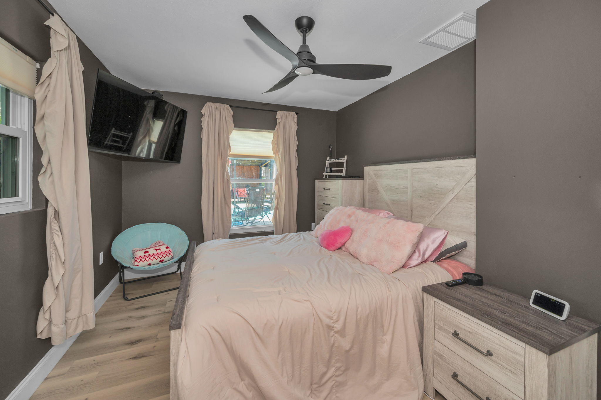 Bedroom2a